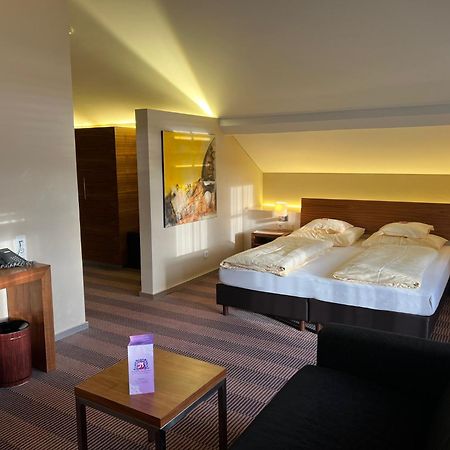 Hotel Gasthof Kroenele Lustenau Bagian luar foto