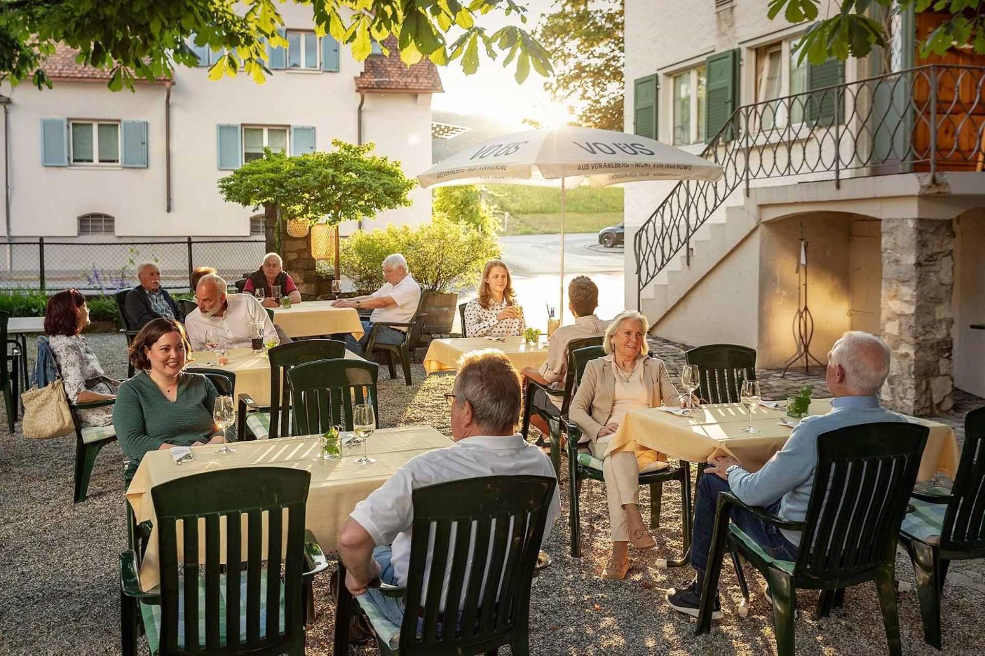 Hotel Gasthof Kroenele Lustenau Bagian luar foto