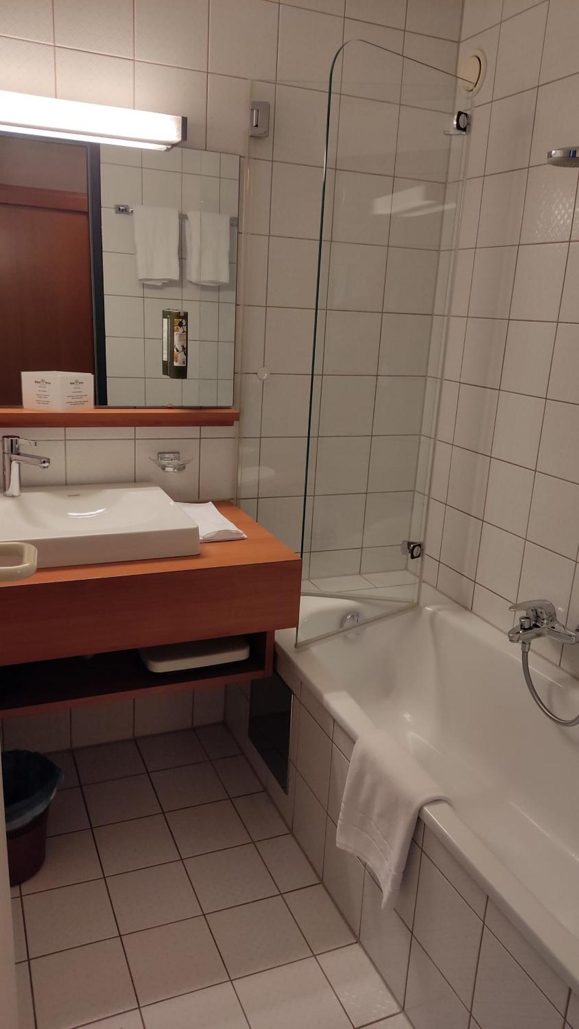 Hotel Gasthof Kroenele Lustenau Bagian luar foto
